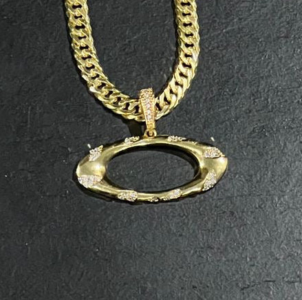 Pingente Oakley Cravejado c/zircônia Banhado a Ouro 24k