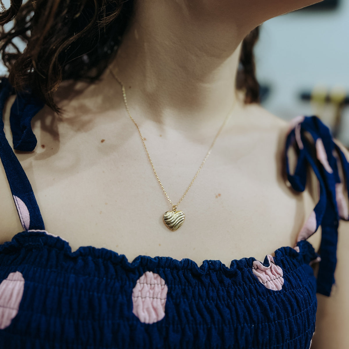 Colar Feminino Cadeado 1,2mm Pingente Coração Texturizado banhado a ouro 18k