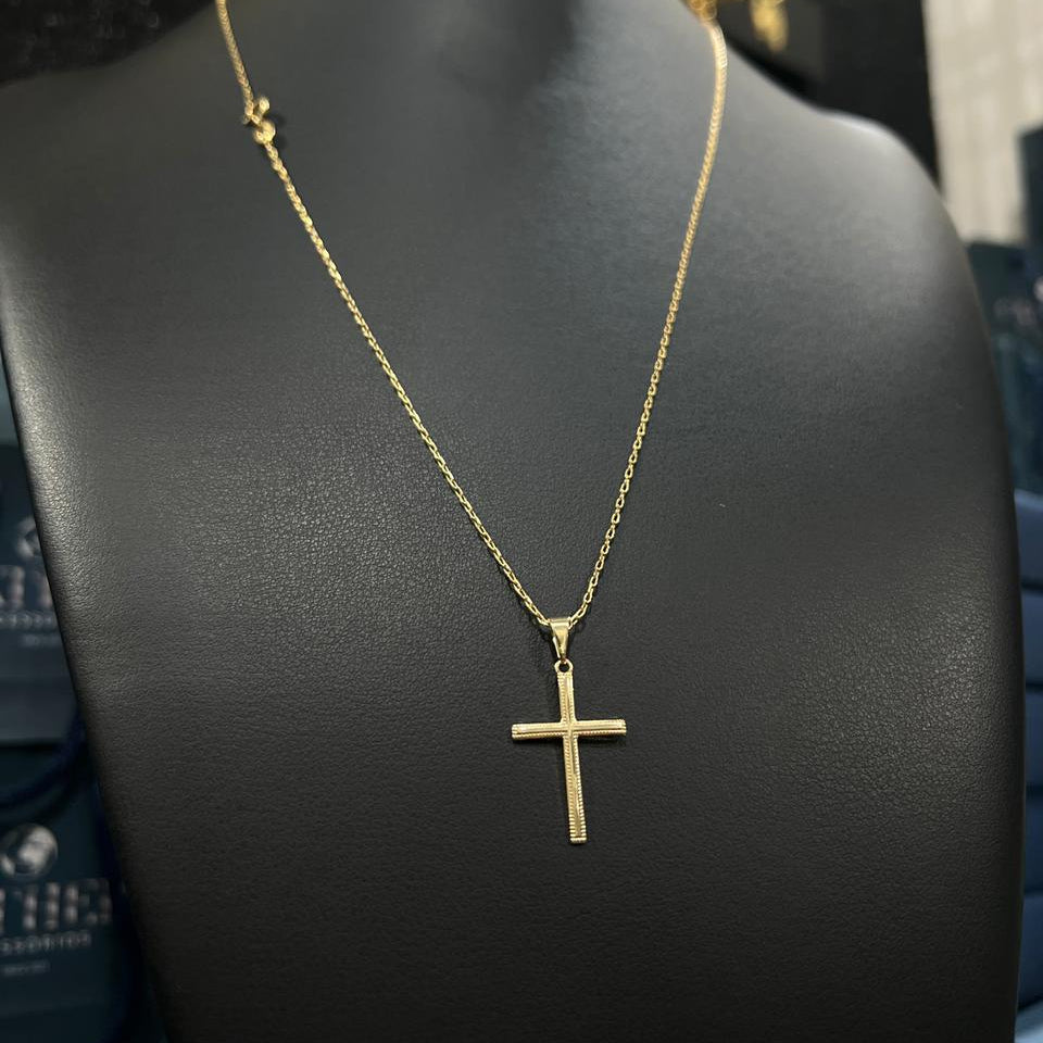 Corrente e Pulseira Cadeado 1mm + Ping Cruz Detalhada Banhado a Ouro 18k