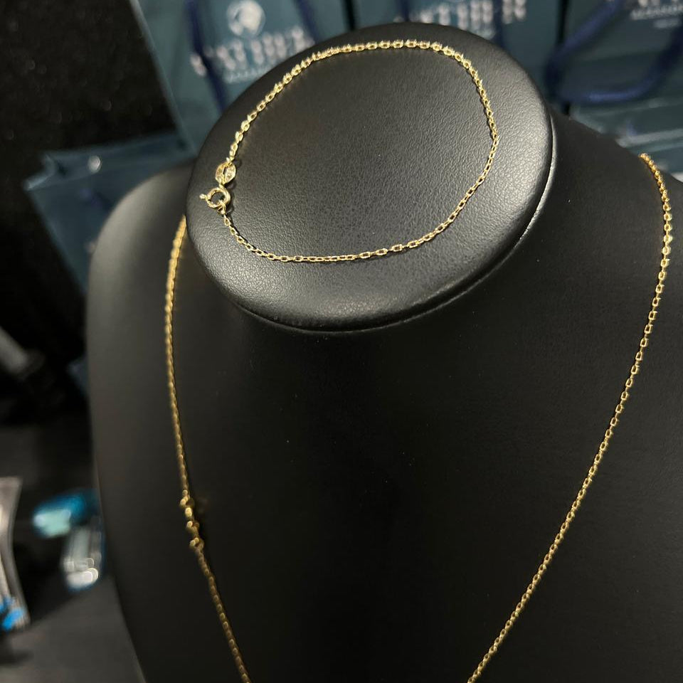 Corrente e Pulseira Cadeado 1mm + Ping Cruz Detalhada Banhado a Ouro 18k