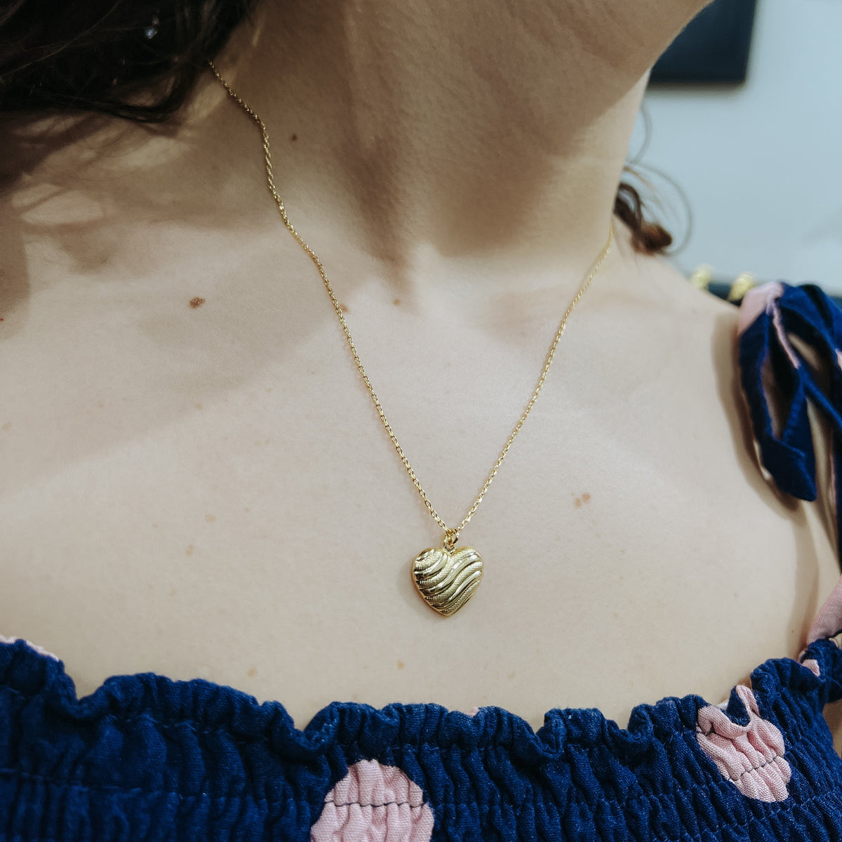 Colar Feminino Cadeado 1,2mm Pingente Coração Texturizado banhado a ouro 18k