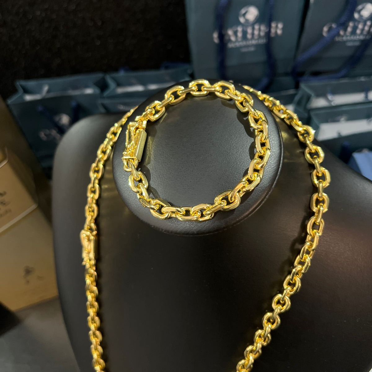 Corrente Cadeado 8mm + Ping 777 banhado a ouro 18k