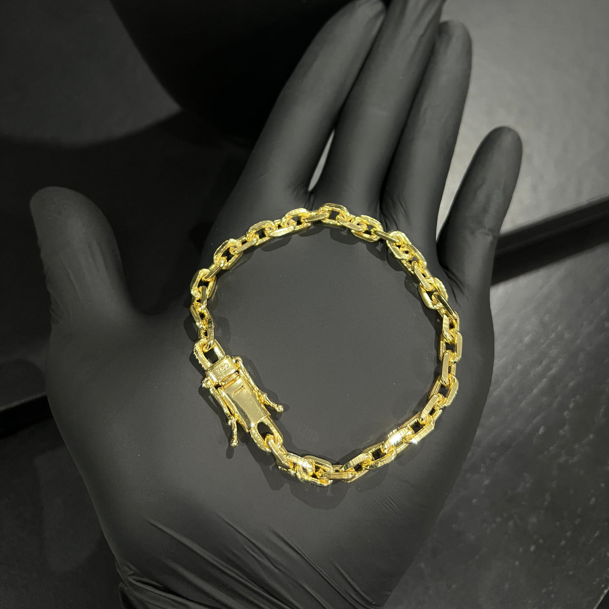 Pulseira Cadeado 6mm banhado a ouro 18k
