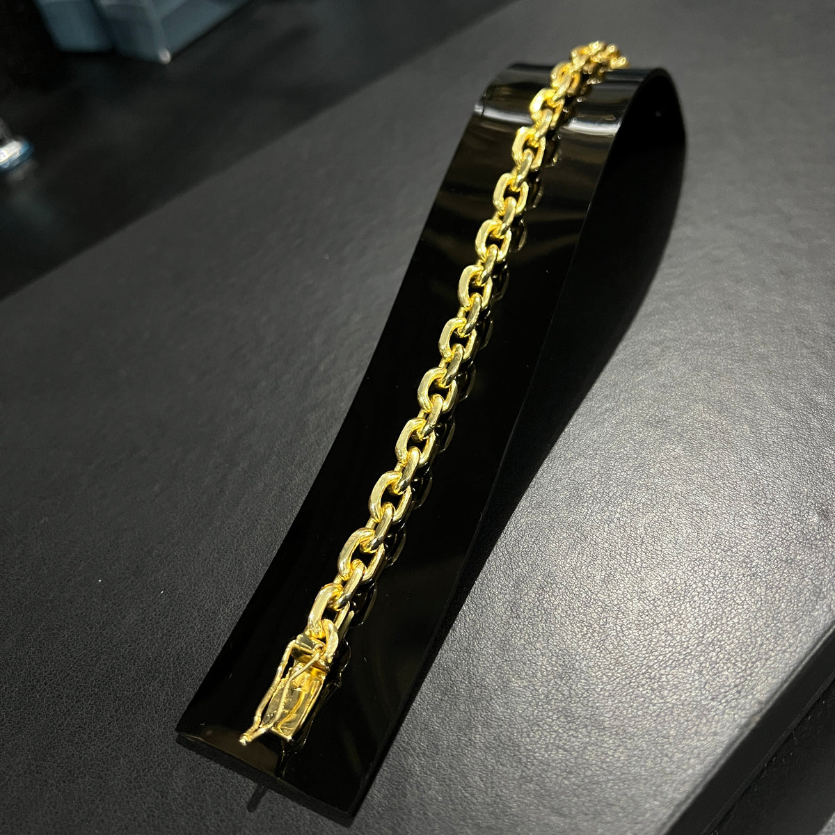 Pulseira Cadeado 8mm banhado a ouro 18k