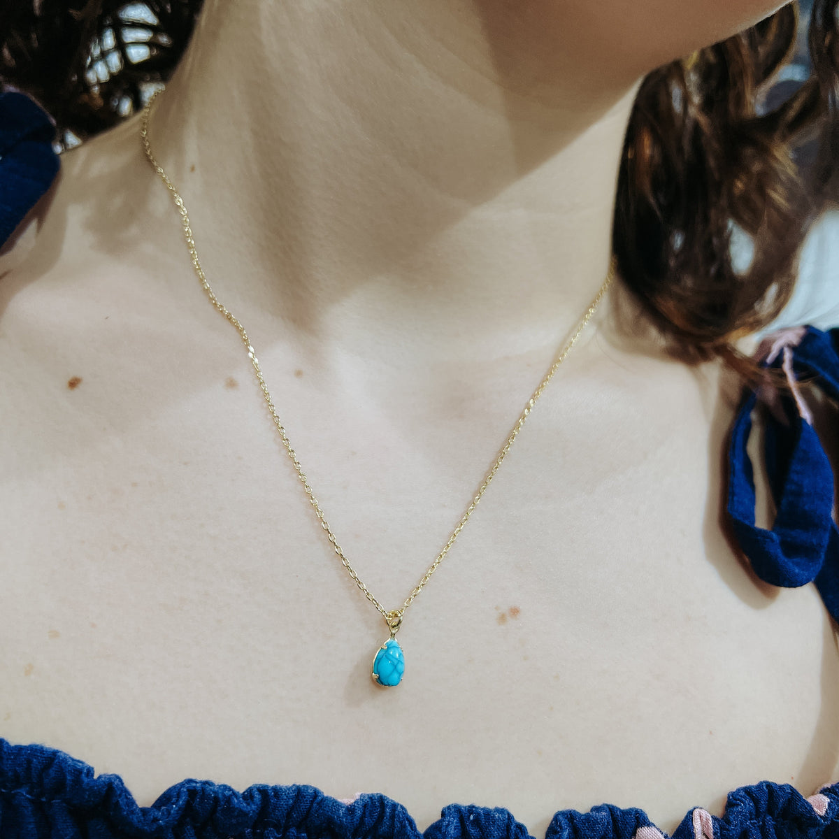 Colar Feminino Cadeado 1,2mm Gota Azul banhado a ouro 18k