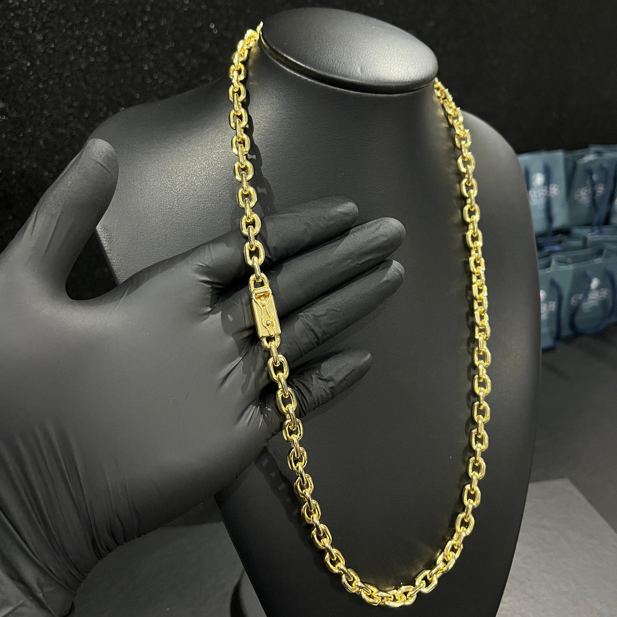 Corrente Cadeado 8mm banhado a ouro 18k