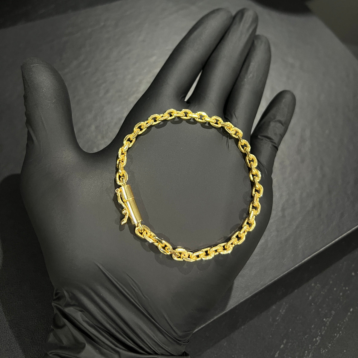 Pulseira Cadeado 4mm banhado a ouro 18k
