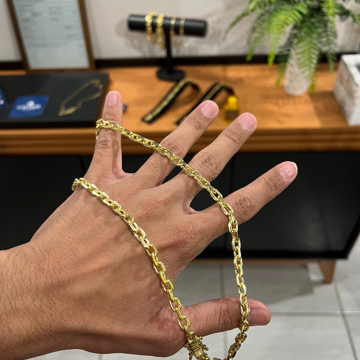 Corrente Cadeado 6mm banhado a ouro 18k