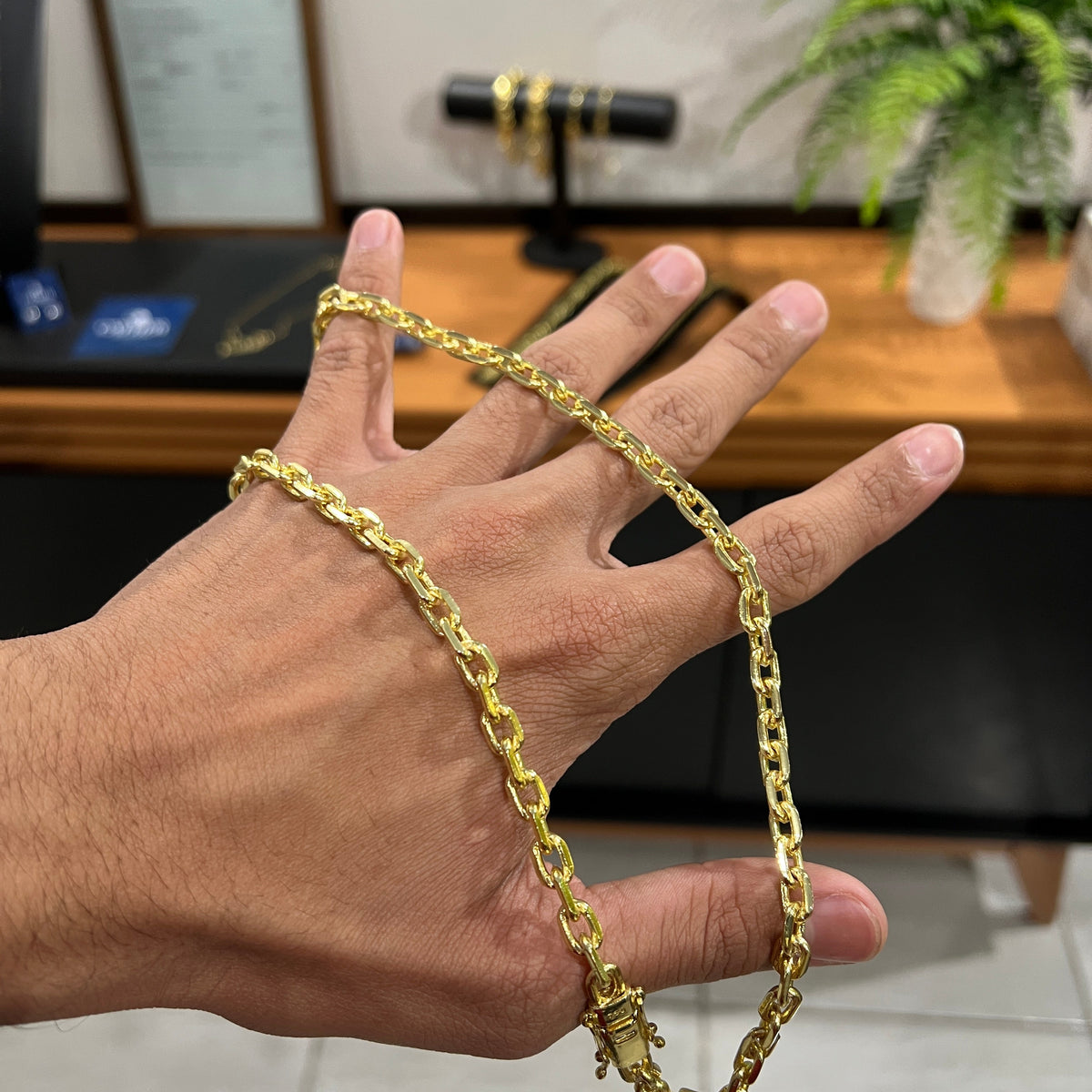 Corrente Cadeado 6mm banhado a ouro 18k