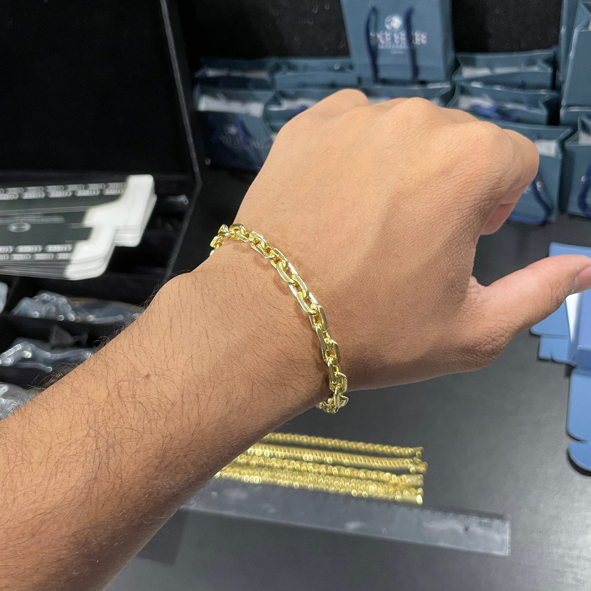 Pulseira Cadeado 6mm banhado a ouro 18k