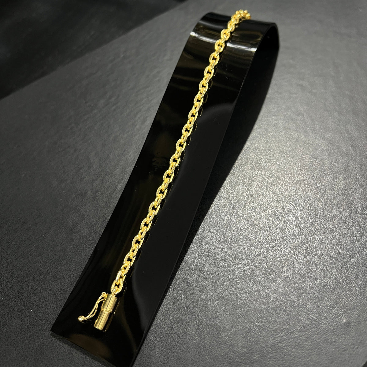 Pulseira Cadeado 4mm banhado a ouro 18k