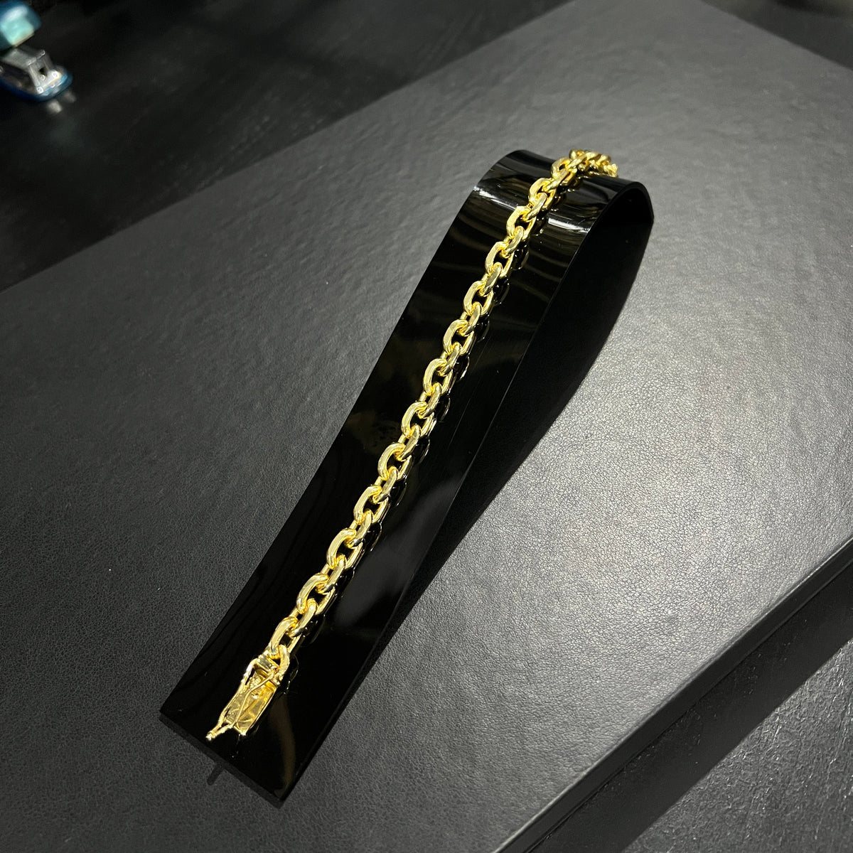 Pulseira Cadeado 8mm banhado a ouro 18k