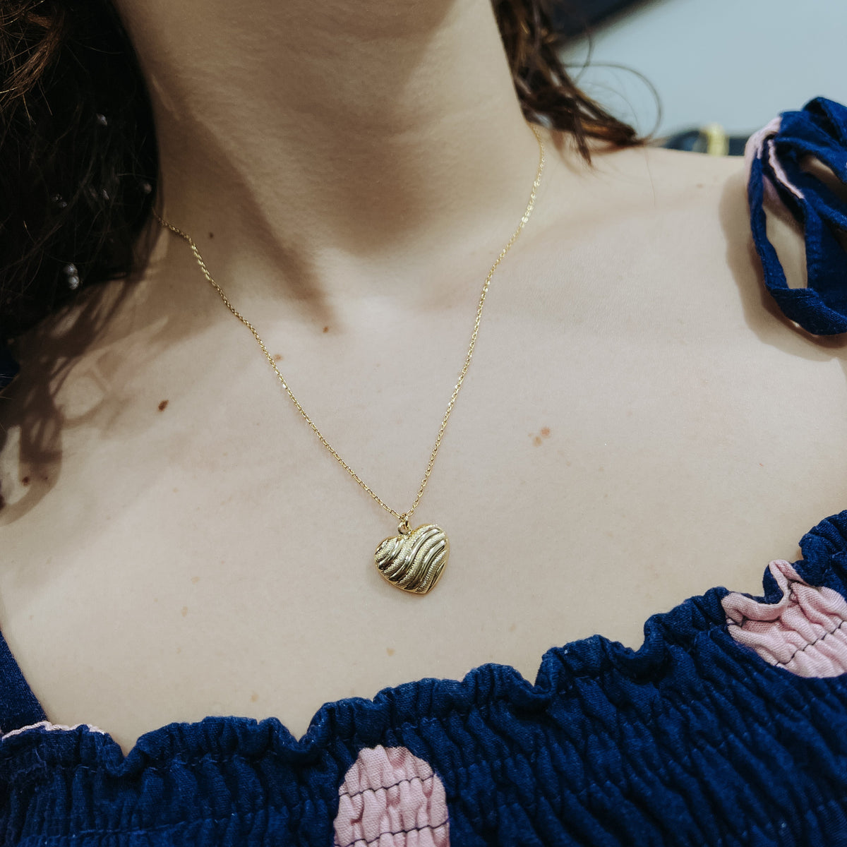 Colar Feminino Cadeado 1,2mm Pingente Coração Texturizado banhado a ouro 18k