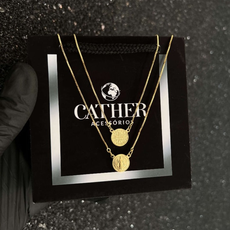 Escapulário São Bento Redondo banhado a ouro 18k - Cather Acessórios 