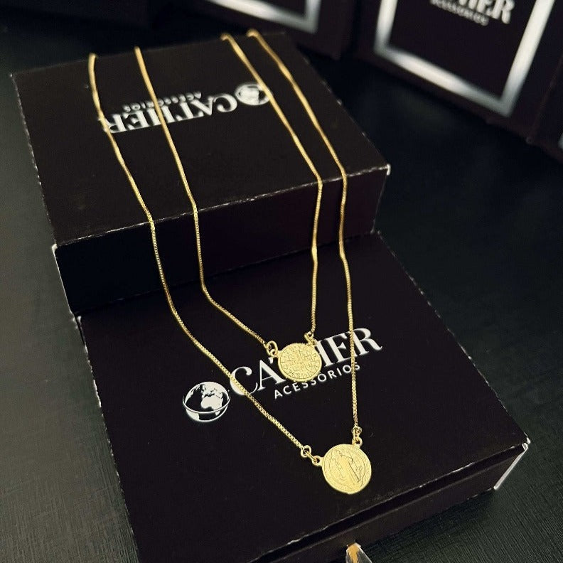 Escapulário São Bento Redondo banhado a ouro 18k - Cather Acessórios 