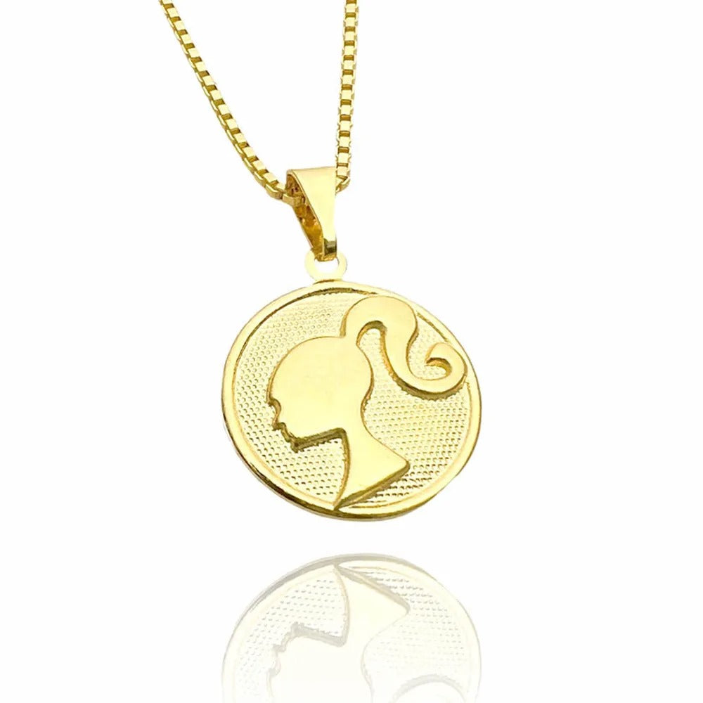 Pingente Barbie Redonda Banhado a Ouro 18k