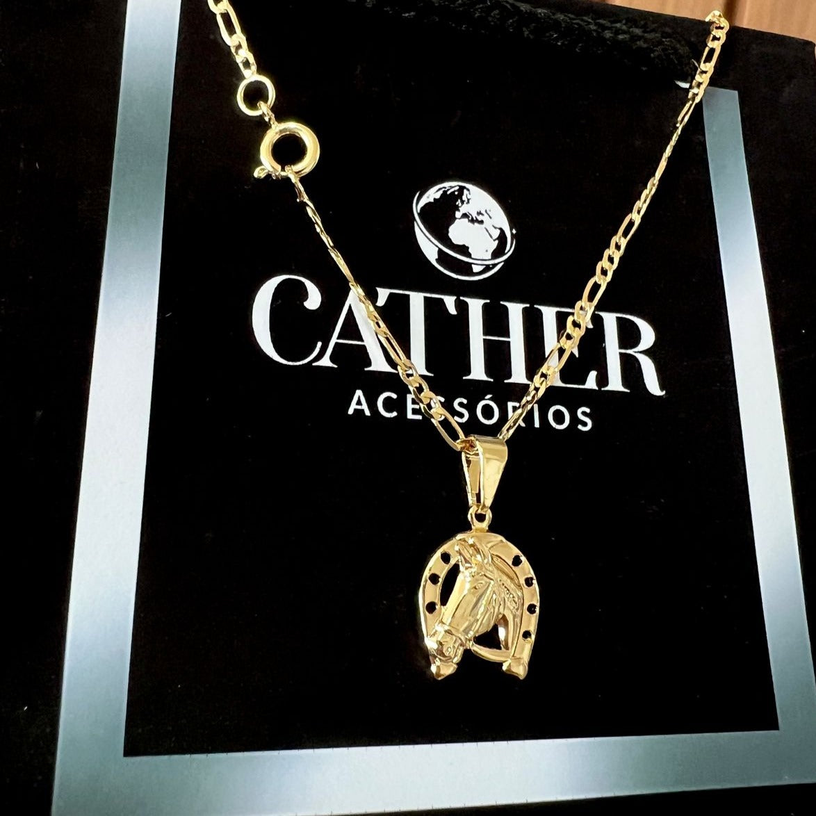 Corrente 3x1 2mm + Ping Ferradura Cavalo Banhado a Ouro 18k