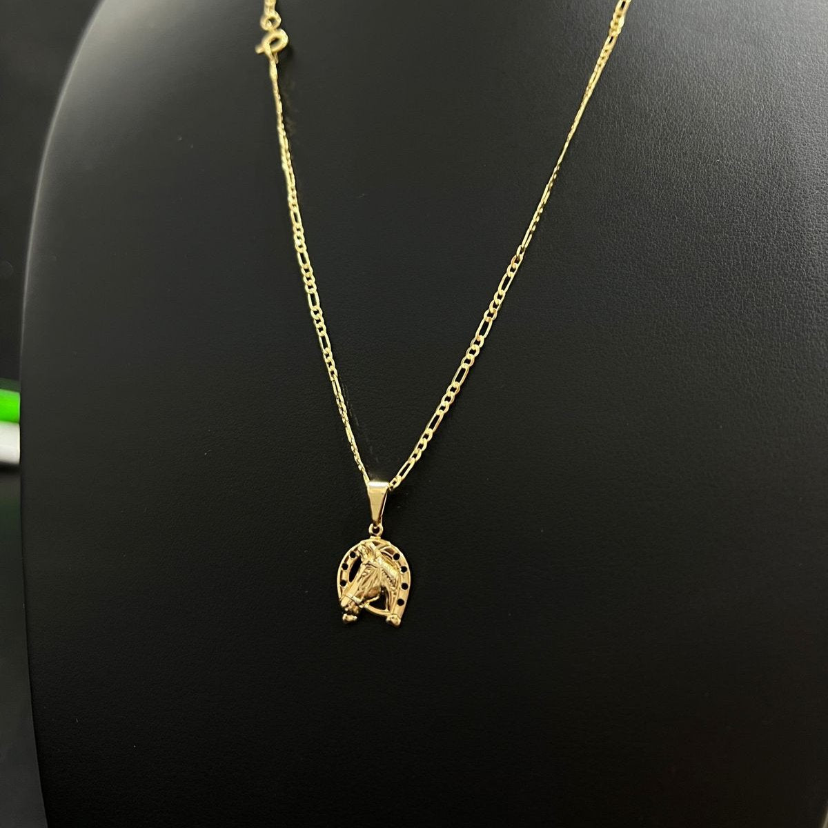 Corrente 3x1 2mm + Ping Ferradura Cavalo Banhado a Ouro 18k