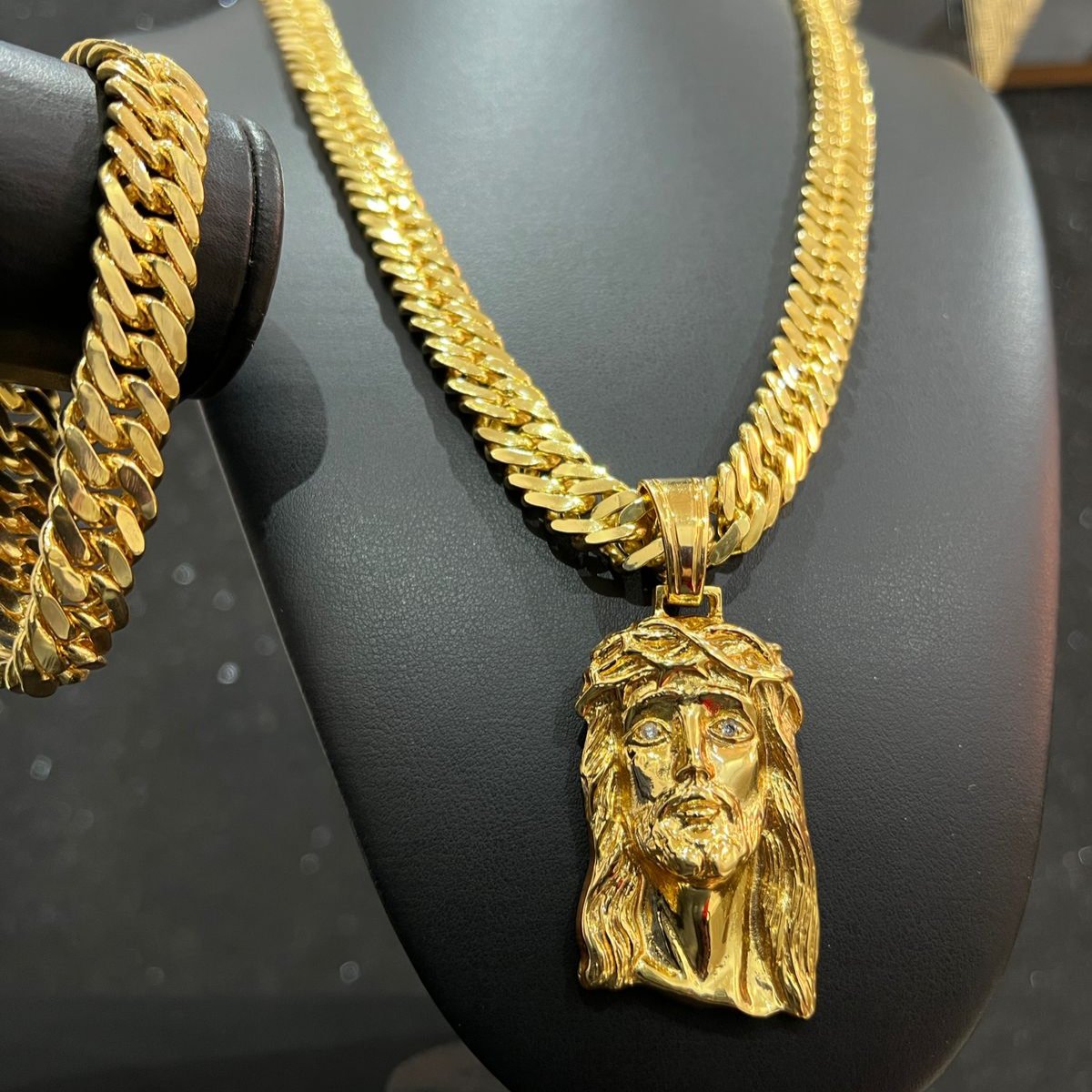 Corrente e Pulseira Grumet Dupla 13mm + Ping Rosto Jesus banhado a ouro 18k