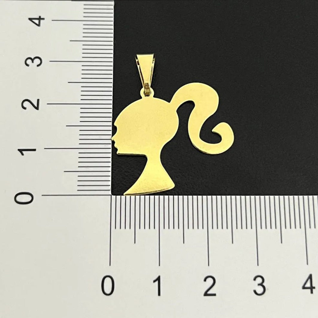 Pingente Barbie banhado a ouro 18k - Cather Acessórios 